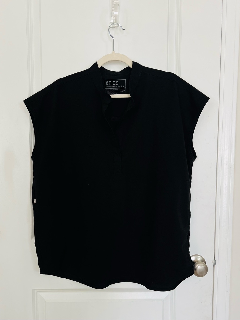 FIGS Rafaela Scrub Top Womens Sz L black Technical Collection Medical